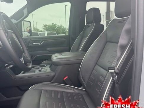 Used 2024 GMC Sierra 2500 AT4X AWD/4WD image 4