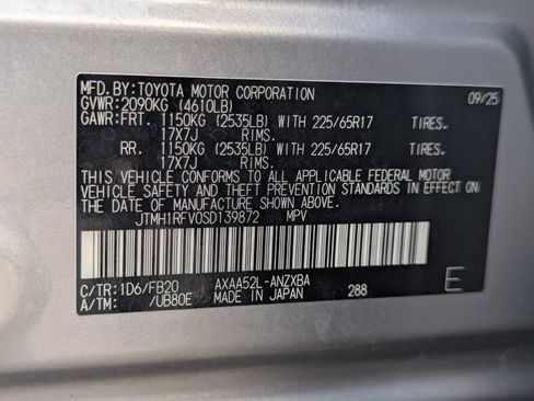 Used 2025 Toyota RAV4 LE FWD image 27