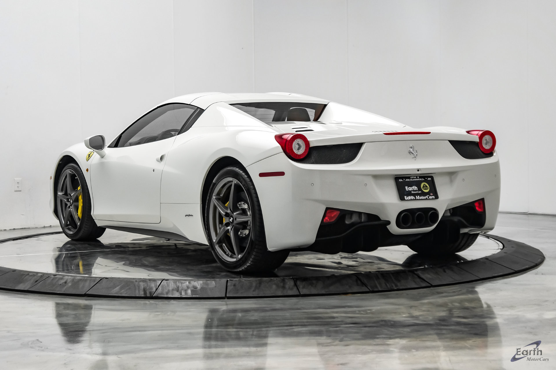 Used 2015 Ferrari 458 Spider RWD image 14