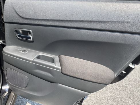 Used 2025 Mitsubishi Outlander Sport AWD image 17