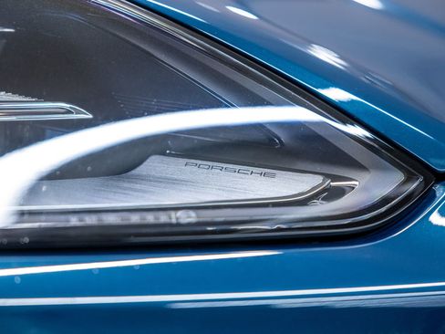 Certified 2025 Porsche Cayenne AWD/4WD image 14