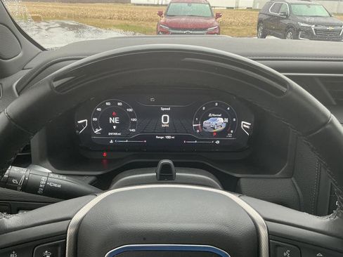 Used 2024 GMC Yukon Denali w/ Advanced Technology Package image 26