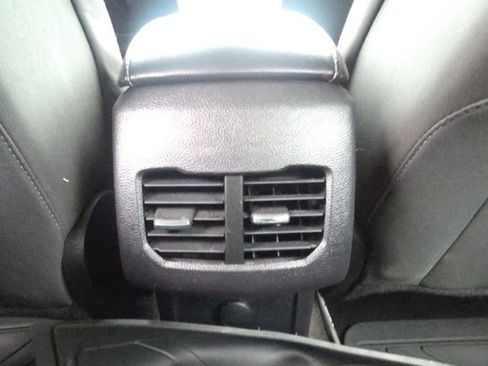 Used 2020 Ford Fusion SE image 16