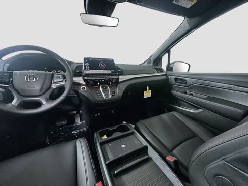 Certified 2025 Honda Odyssey Sport-L image 18