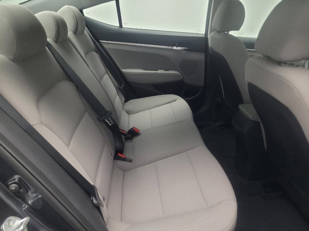 Used 2020 Hyundai Elantra SE FWD image 19