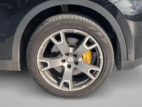 Used 2017 Maserati Levante AWD/4WD image 19