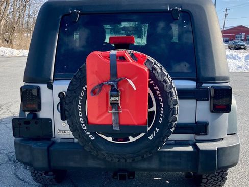 Used 2014 Jeep Wrangler Sport image 6