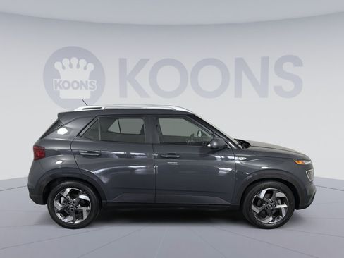 Used 2023 Hyundai Venue SEL FWD image 8