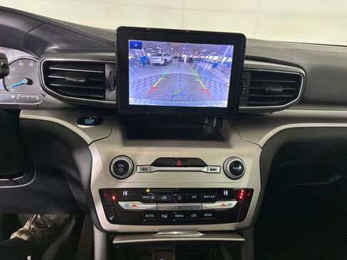 Used 2021 Ford Explorer XLT w/ Equipment Group 202A image 22