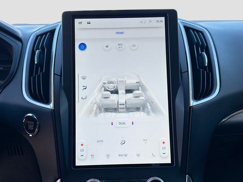 Used 2023 Ford Edge Titanium image 29