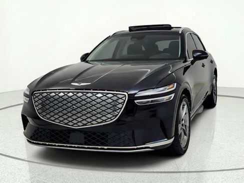 Used 2025 Genesis Electrified GV70 w/ Prestige Package AWD/4WD image 4