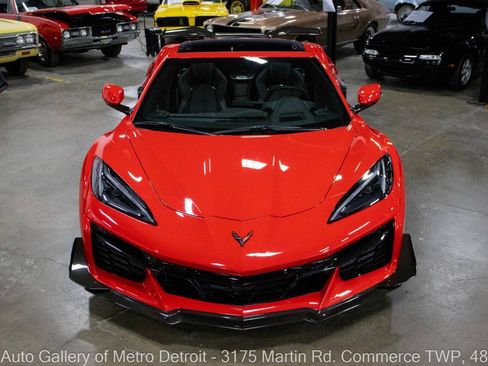 Used 2023 Chevrolet Corvette Z06 w/ Z07 Performance Package RWD image 12