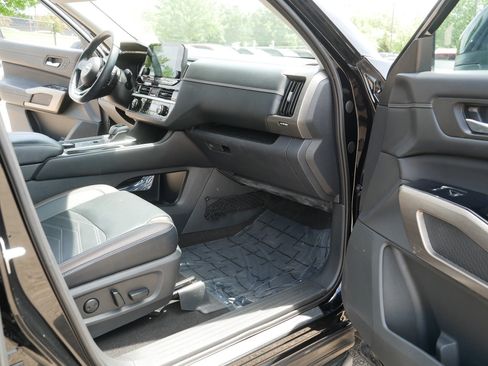Used 2023 Nissan Pathfinder Platinum w/ Lighting Package (N93) AWD/4WD image 20