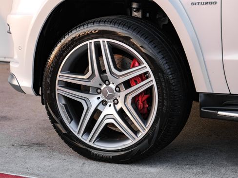 Used 2015 Mercedes-Benz GL 63 AMG 4MATIC w/ Accessory Chrome Package image 52