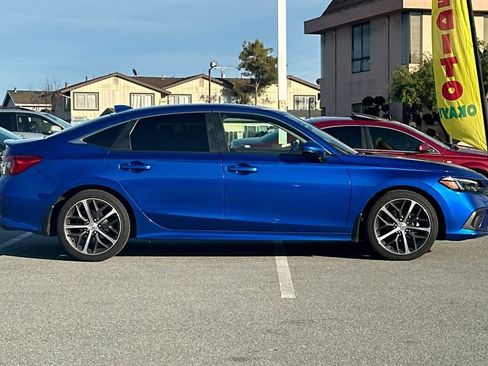 Used 2024 Honda Civic Touring image 2