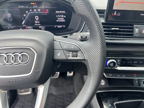 Used 2025 Audi SQ5 Premium Plus w/ Premium Plus Package image 19