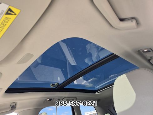 Used 2020 Volvo XC60 T5 Momentum image 11