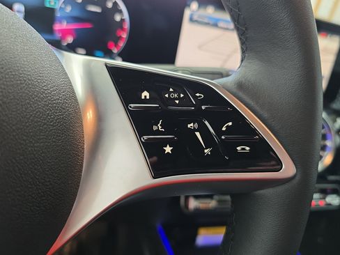 New 2026 Mercedes-Benz GLB 250 image 19