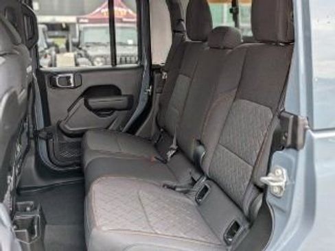 New 2026 Jeep Gladiator Mojave w/ Steel Bumper Group image 22