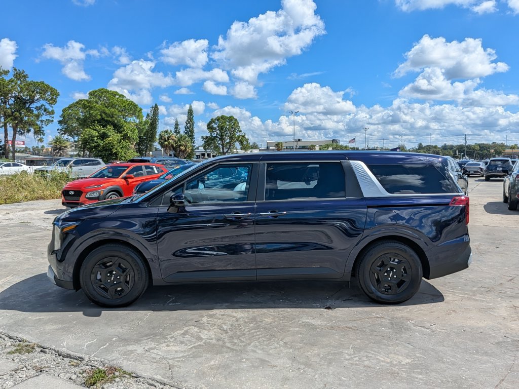 Certified 2026 Kia Carnival FWD image 5