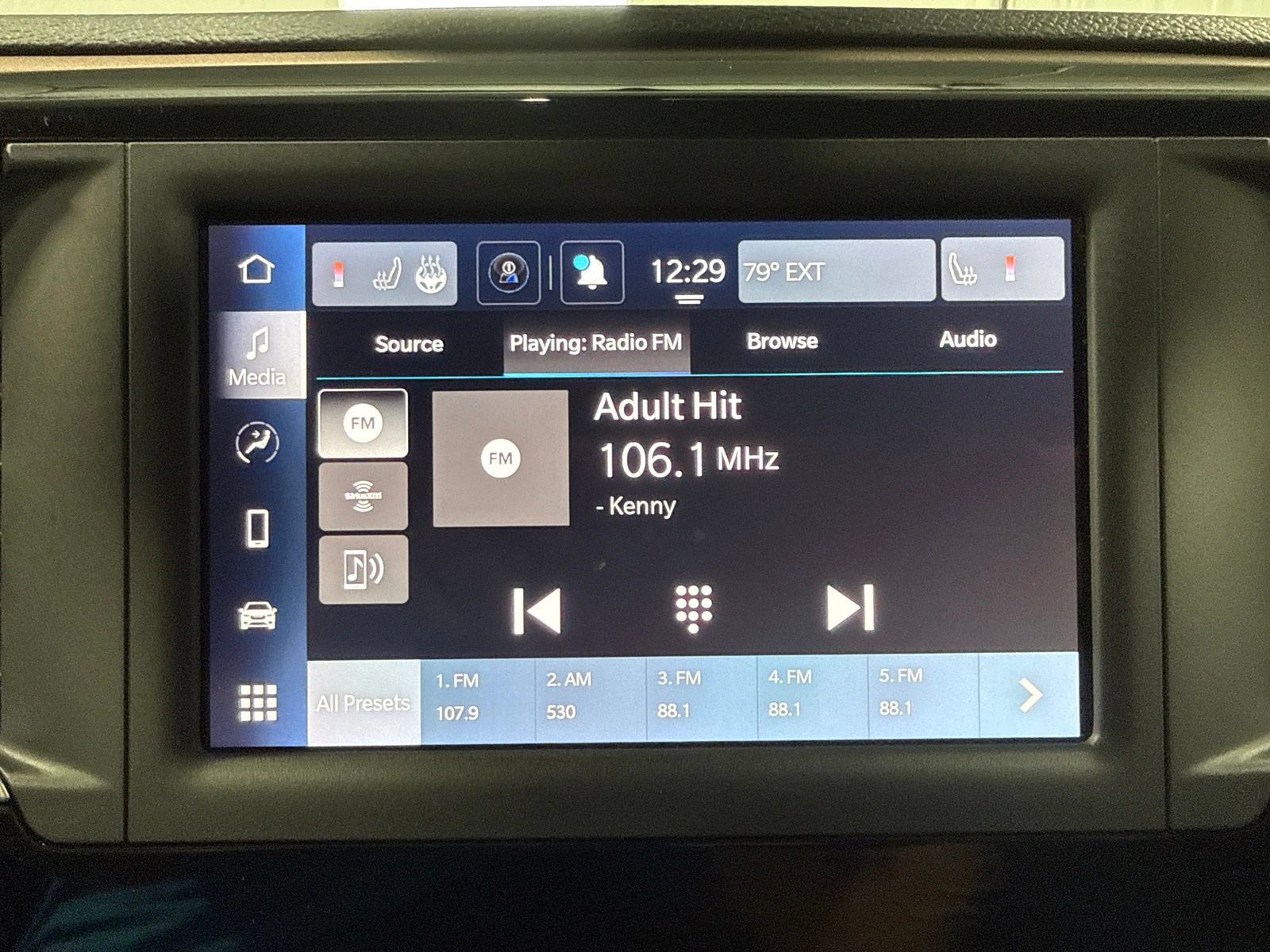 Used 2023 Chrysler Voyager LX FWD image 30