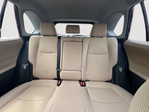 Used 2019 Toyota RAV4 LE FWD image 13