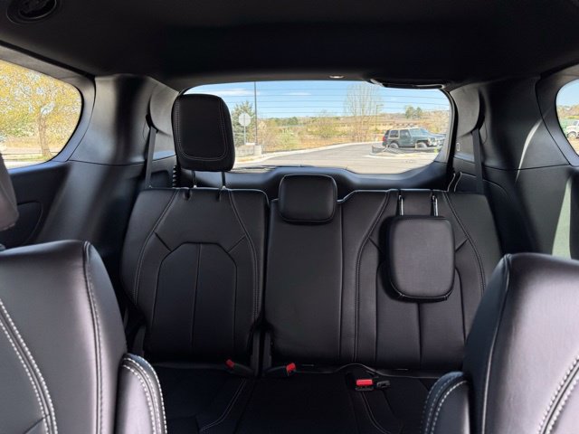 New 2026 Chrysler Pacifica Select FWD image 17