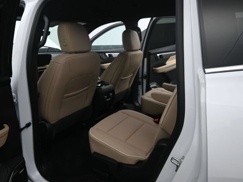 Used 2026 Buick Enclave Preferred w/ Power Package FWD image 32