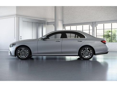 Certified 2022 Mercedes-Benz E 350 4MATIC Sedan image 35
