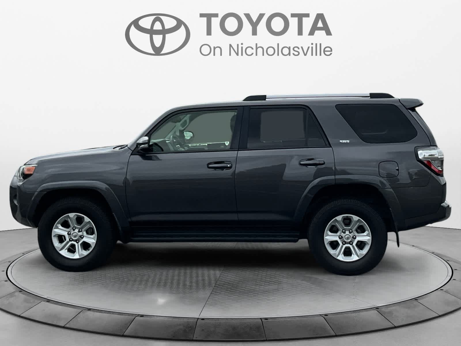 Used 2019 Toyota 4Runner SR5 Premium AWD/4WD image 2