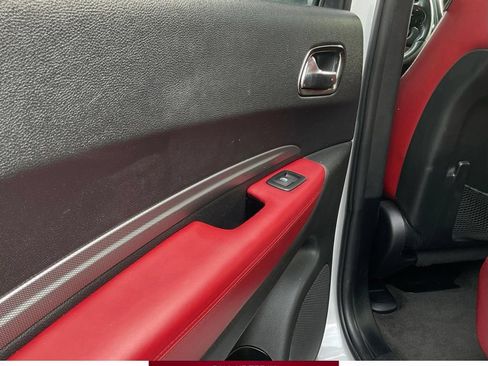 Used 2018 Dodge Durango R/T w/ Blacktop Package AWD/4WD image 9