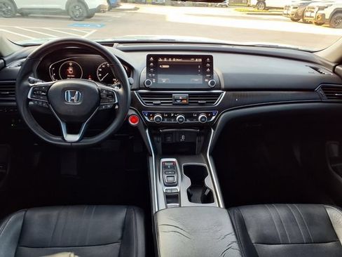 Used 2018 Honda Accord Touring image 5