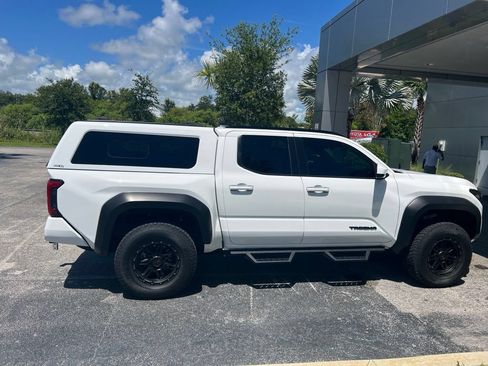 Used 2025 Toyota Tacoma SR5 AWD/4WD image 3