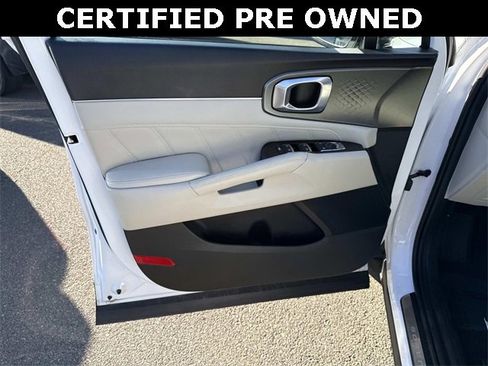Certified 2023 Kia Sorento SX image 13