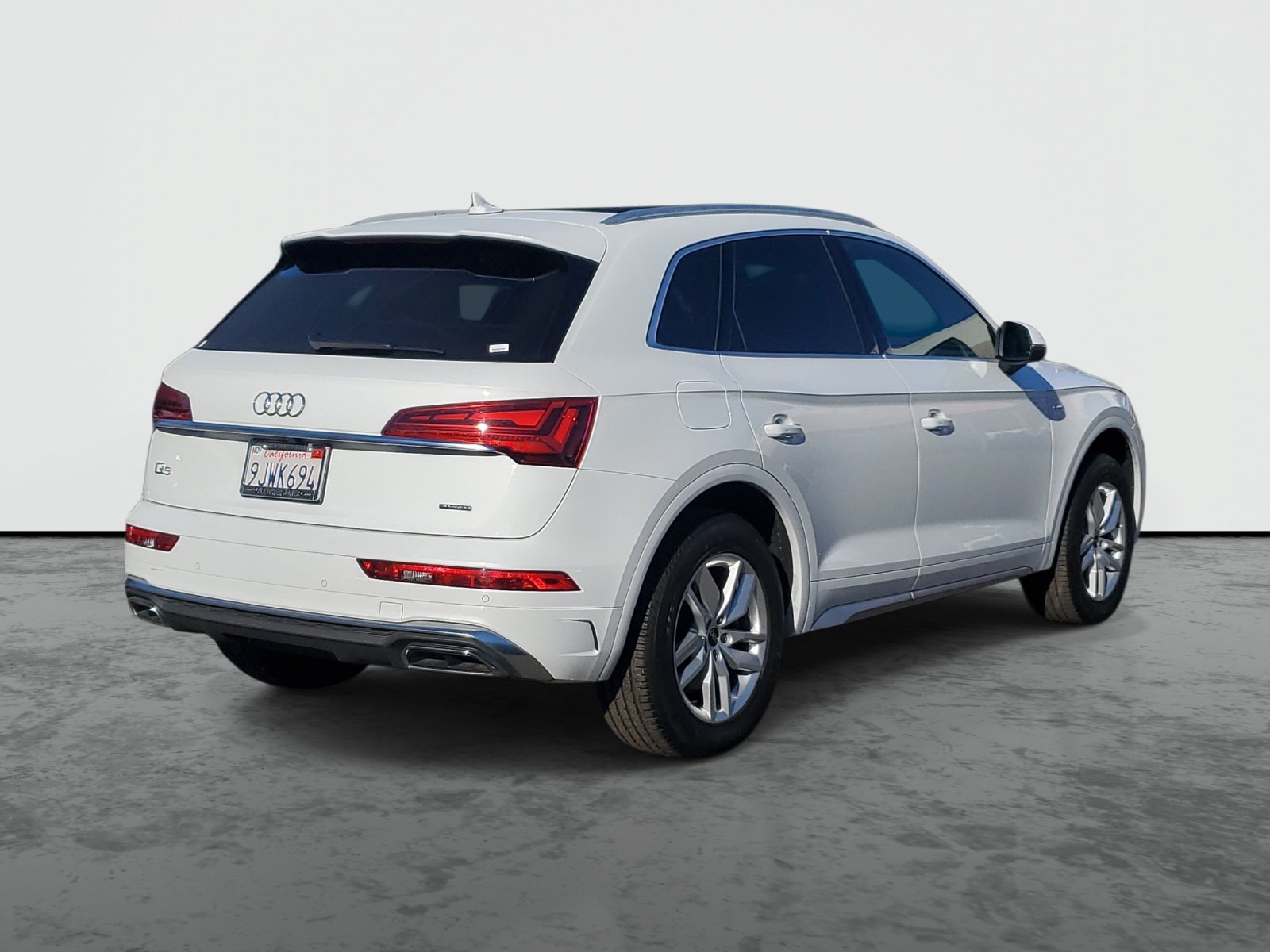 Used 2023 Audi Q5 2.0T Premium w/ Convenience Package AWD/4WD image 4