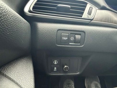 Used 2020 Honda Accord EX image 27