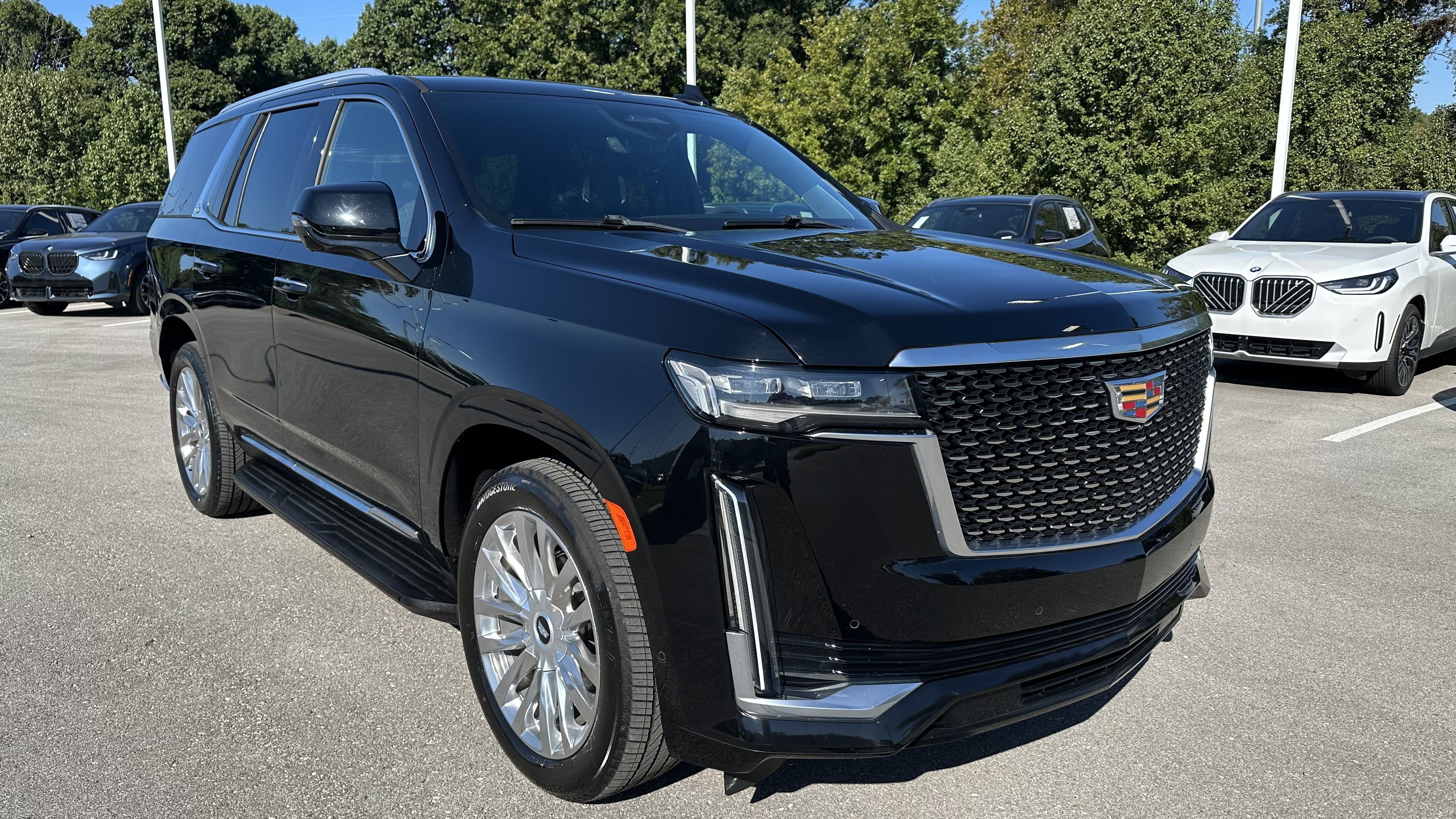 Used 2022 Cadillac Escalade Premium Luxury Platinum AWD/4WD image 2