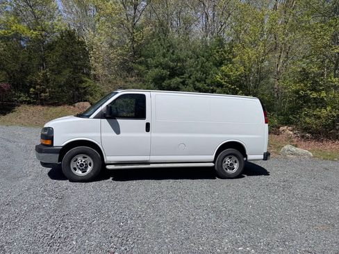 Used 2024 GMC Savana 2500 w/ Driver Convenience Package RWD image 1