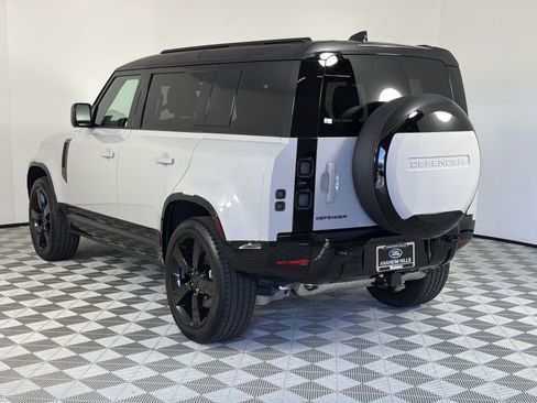 New 2026 Land Rover Defender 110 X-Dynamic SE image 3