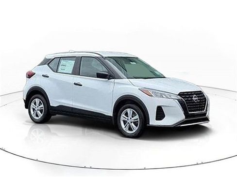 New 2025 Nissan Kicks Play S image 13