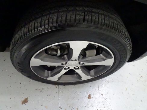 Certified 2023 Jeep Grand Cherokee 4WD 4xe w/ Luxury Tech Group II image 32