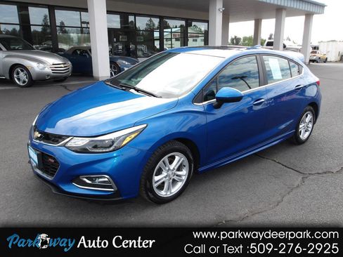 Used 2017 Chevrolet Cruze LT w/ Sun And Sound Package FWD image 1