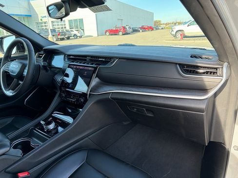 Used 2024 Jeep Grand Cherokee Limited 4xe image 17