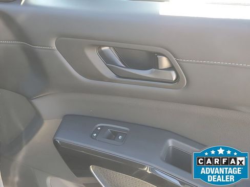 Used 2025 Nissan Pathfinder SV image 50