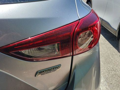 Used 2017 MAZDA MAZDA3 Touring image 16