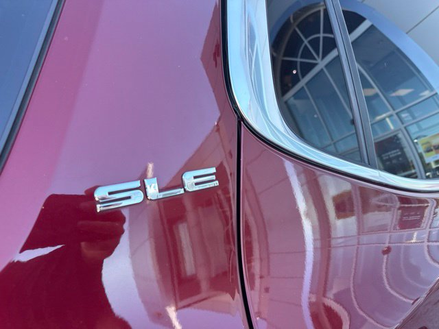 Used 2017 GMC Acadia SLE FWD image 4