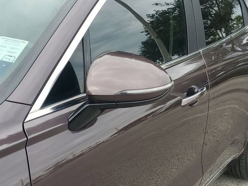 Used 2022 Genesis GV70 2.5T w/ Select Package image 12