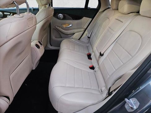 Used 2018 Mercedes-Benz GLC 300 image 18