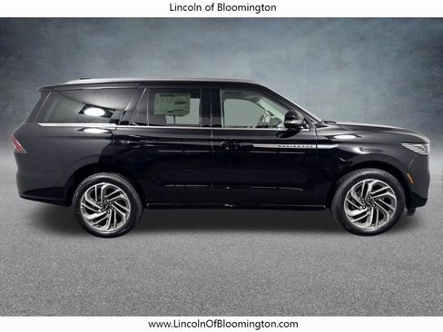 New 2026 Lincoln Navigator Reserve AWD/4WD image 7