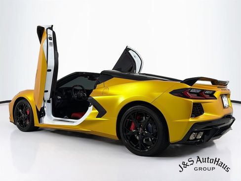 Used 2023 Chevrolet Corvette Stingray Coupe w/ Z51 Performance Package RWD image 5